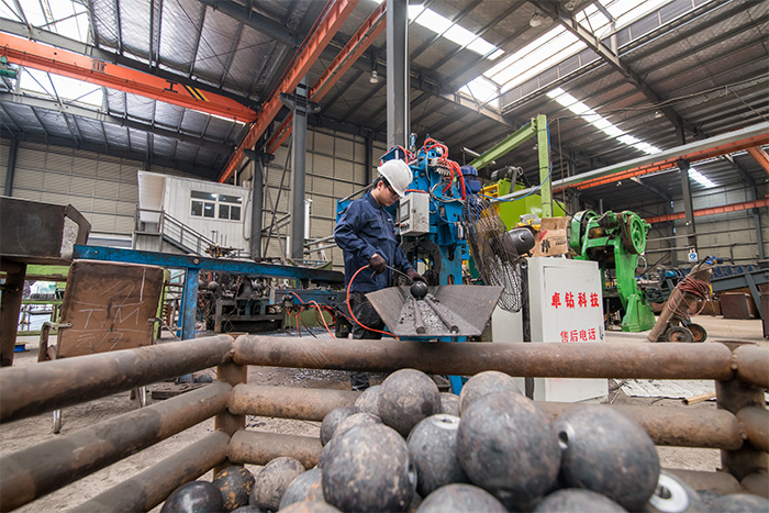 承德网架配件-螺栓球加工车间